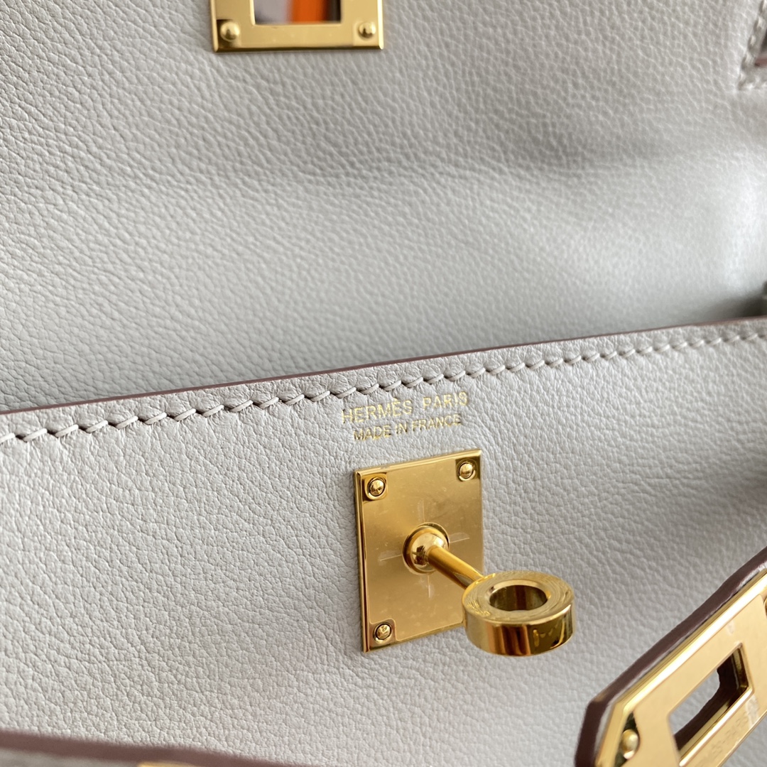 Hermes Kelly Danse Evercolor Bag In Pearl Grey Color